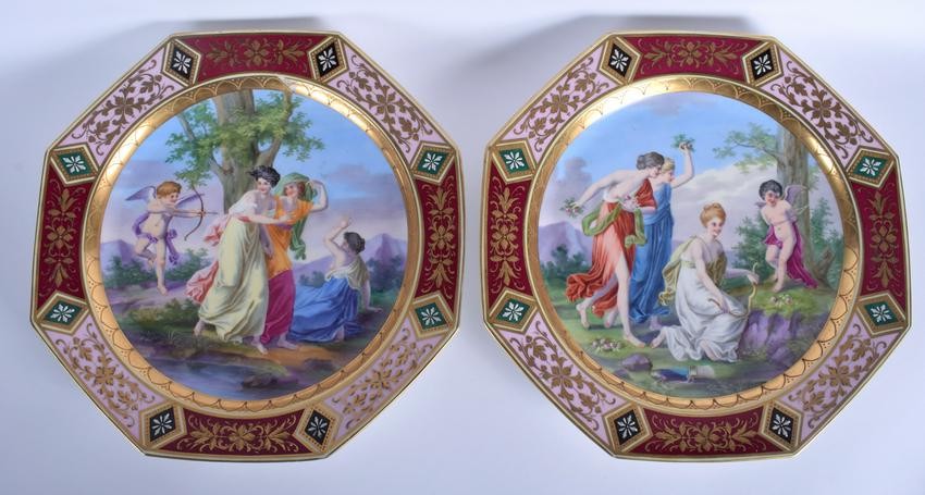 A LARGE PAIR OF EARLY 20TH CENTURY VIENNA PORCELAIN