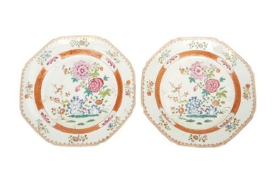 A PAIR OF CHINESE FAMILLE ROSE PORCELAIN PLATES, QIANLONG PERIOD, CIRCA 1760