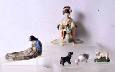 A collection of English and Japanese ceramic items. Largest 17cm (5).