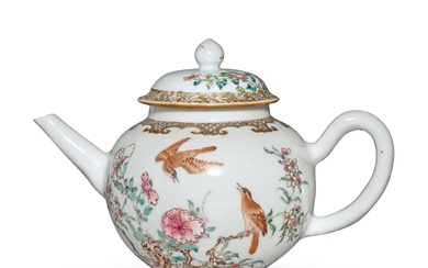 A famille-rose 'birds and flowers' teapot and cover, Qing dynasty, Qianlong period | 清乾隆 粉彩花鳥紋茶壺