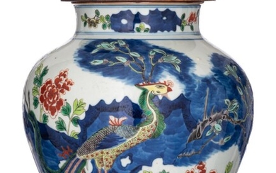 A fine Chinese wucai 'Phoenix' jar, with a Wanli mark, 19thC, H 27,5 cm (jar only)