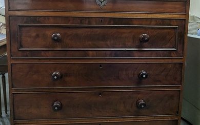 A mahogany chest of drawers - 130 x 121 x 55cm