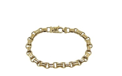 A modern 9ct gold bracelet