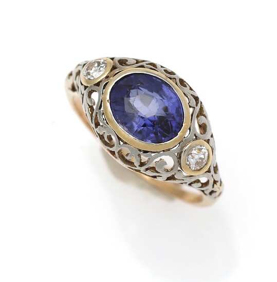 A sapphire and diamond ring set with a synthetic sapphire flanked by two diamonds, mounted in 18k gold. Size app. 52. – Bruun Rasmussen Auctioneers of Fine Art