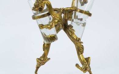 A 'twin' glass holder in gilt bronze in the shape of 2 dragons, circa 1900