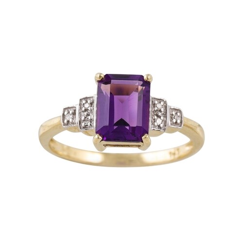 AN AMETHYST RING, diamond shoulders mounted in 9ct gold, siz...