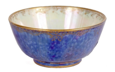 AN EARLY 20TH CENTURY WEDGWOOD LUSTRE MINIATURE BOWL BY