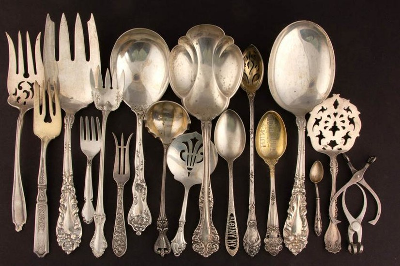 ASSORTED STERLING SILVER SERVING UTENSILS AND FLATWARE