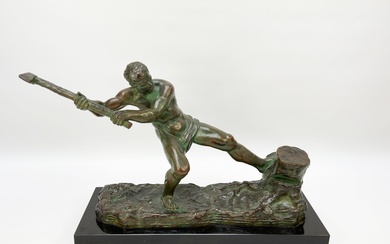 Alexandre OULINE (actif entre 1918 et 1940) Le bucheron Bronze à patine verte sur socle...