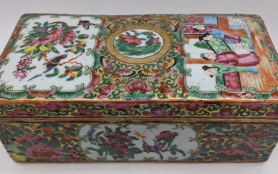 Une boîte en porcelaine chinoise famille verte du 18ème siècle