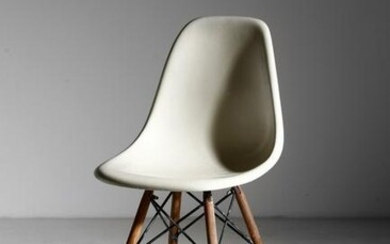 CHARLES & RAY EAMES Chair, Herman Miller production.