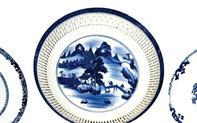 CHINE, Fin XIXème siècle Coupe en porcelaine...