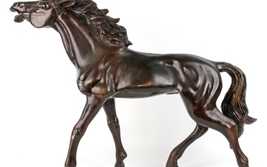 Cavallo, scultura in metallo brunito, altezza cm. 46x61, XX secolo.