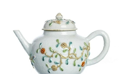 Chinese porcelain floral teapot, Yongzheng