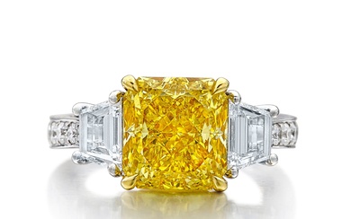 Fancy Vivid Yellow Diamond and Diamond Ring | 5.03克拉 艷彩黃色鑽石...