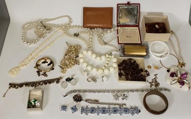 GROUP OF MISCELLANEOUS COSTUME JEWELRY
