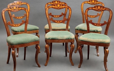 Gruppo di sei eleganti sedie in legno di mogano intarsiato