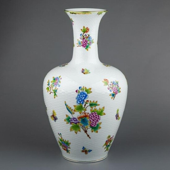 Herend Queen Victoria XXLarge Vase #6987/VBO