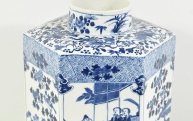 Hexagonal vase in blue Chinese porcelain (Ht 33cm)