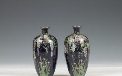 Japan, a pair of small cloisonné vases, Meiji period (1868-1912)