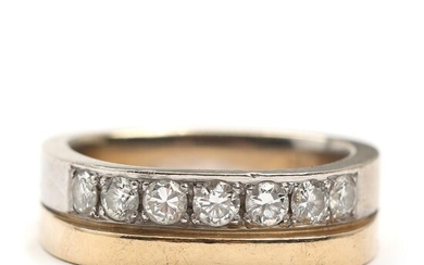 SOLD. Jørgen Meincke: Diamond ring set with seven brilliant-cut diamonds totalling app. 0.70 ct., mounted in 14k gold and white gold. – Bruun Rasmussen Auctioneers of Fine Art