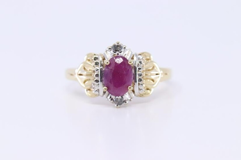 Ladies Diamond/Ruby Ring