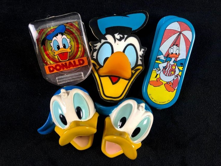 Lot of 5 Vintage Souvenir Donald Duck Magnets Walt