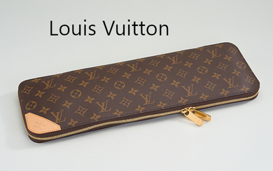 Louis Vuitton case , monogram Canvas, appliques metal gilt, probable...