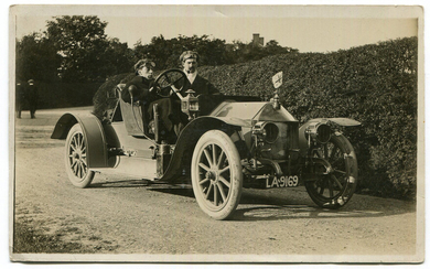 METALURGIQUE. A collection of 20 postcards and photographs of Metalurgique motorcars, together with