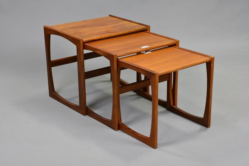 Mid Century Modern Quadrille Nest of 3 Tables