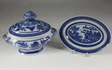 Nanking Small Oval Tureen and Cover on Stand, 19th c.