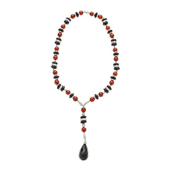 Necklace in white gold, diamonds, carnelian and onyx