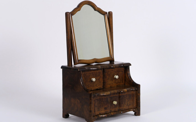 Nice and good eighteenth century miniature furniture -...