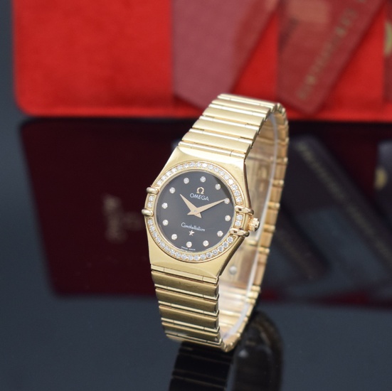 OMEGA Constellation ladies wristwatch in 18k pink gold...