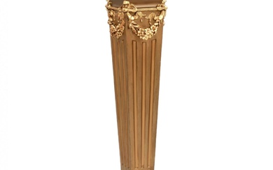 Pedestal. Column.