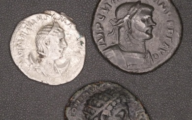 Rome - Divers Lot de trois monnaies comprenant : -Un Dupondius de Marc Aurèle -Un...