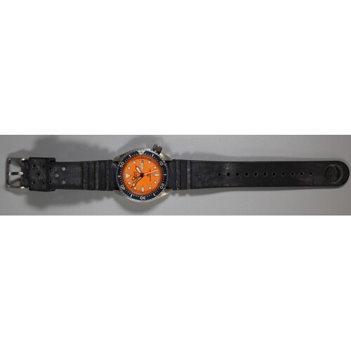 Seiko quartz diver's 150 steel sports watch with rubber stra...