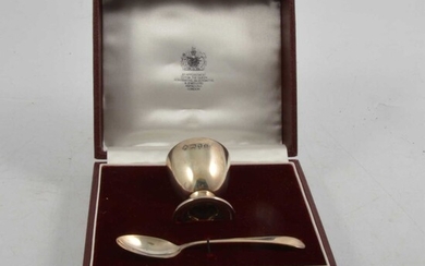 Silver eggcup and spoon set, Asprey & Co Ltd, London 1990.