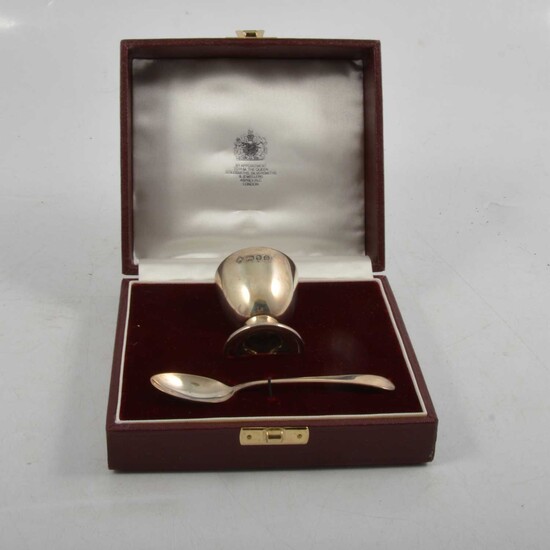Silver eggcup and spoon set, Asprey & Co Ltd, London 1990.