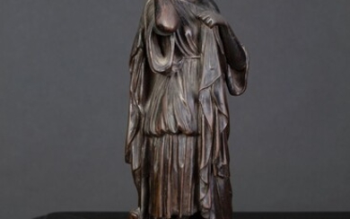 Statuette en bronze à patine brune représentant... - Lot 40 - L'Huillier & Associés