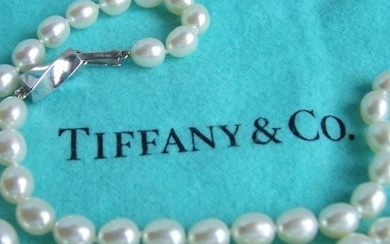 TIFFANY FRESHWATER PEARL NECKLACE SILVER TWIST CLASP w BOX w COA Tiffany & Co. Sterling Silver