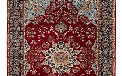Täbriz. silk carpet. China.