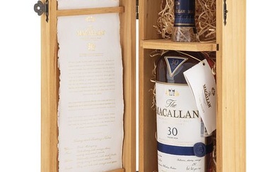 The Macallan. 30 Años. Highland Single Malt. Scotch Whisky. En estuche de madera.