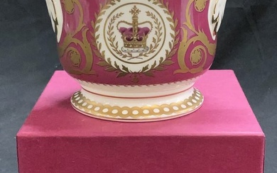 The Royal Collection Porcelain Cachepot, England