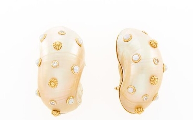 Trianon Gold, Shell and Diamond Earclips