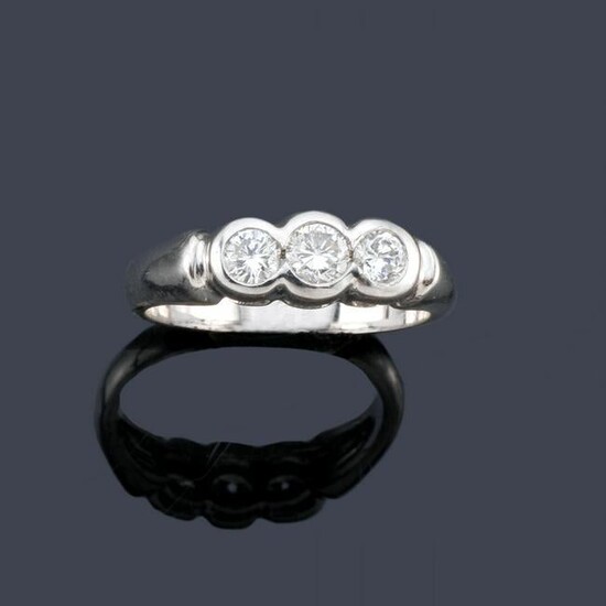 Triplet in 18K white gold with diamonds in approx. 0.52