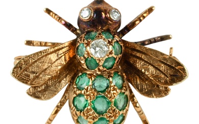VINTAGE 14K YELLOW GOLD, DIAMOND AND EMERALD BEE BROOCH