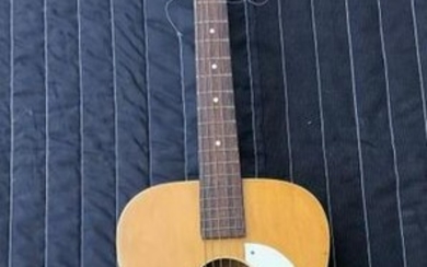 VINTAGE AIRLINE ACOUSTIC GUITAR IN CASE, NO SERIAL OR