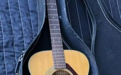 VINTAGE YAMAHA FG-110 ACOUSTIC GUITAR IN A CASE, FROM