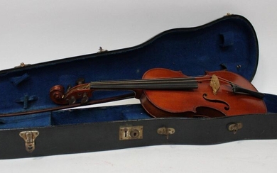 VIOLIN bearing a Famous Vosges label with an ARCHET and a case. L. 34,5 cm. Very light rubbing